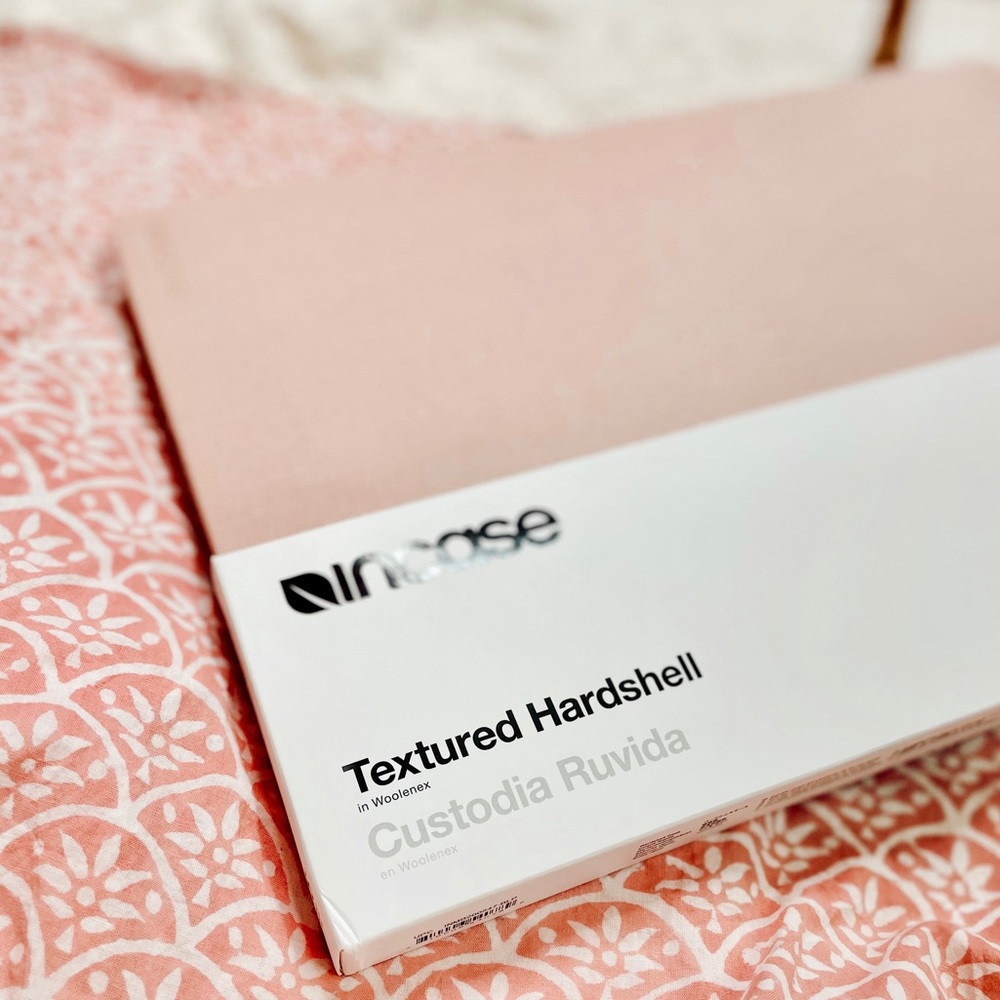 🦢 15 Inch MacBook Pro Laptop Hardshell Woolenex Textured Case | Pink Salt - Picture 3 of 8